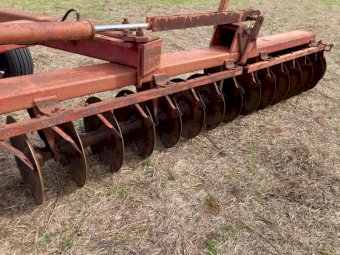 International 770 Offset Discs