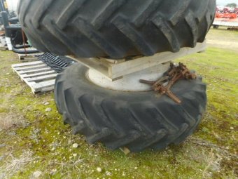 Under Auction - (A225) Dual Wheel Set 18.4 X 38 