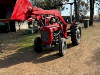 Under Auction - (A225) Massey Ferguson 35 Tractor With Loader 