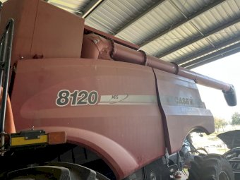 2011 Case 8120 Header & 40 ft Midwest front with Comb Trailer