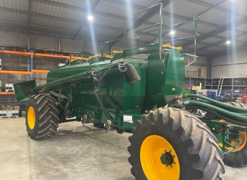 Simplicity 12m 306 Hybrid Allrounder Bar x 17,000L Cart Air Seeder