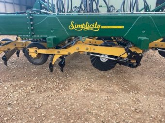 2017 Simplicity 12m 306 Hybrid Allrounder Bar and 2016 Simplicity 17,000L Air Cart
