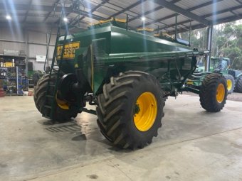 2017 Simplicity 12m 306 Hybrid Allrounder Bar and 2016 Simplicity 17,000L Air Cart