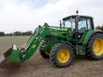 2009 John Deere 6330    105 HP Tractor with FEL