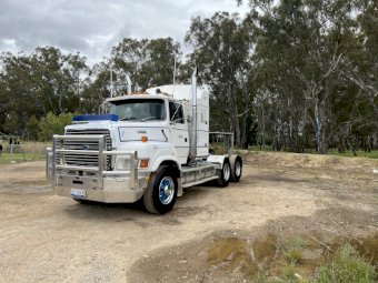 1993 Ford LTS Prime Mover