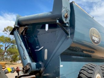 Under Auction - (A225) 2011 Hornet 30MT Chaser Bin 