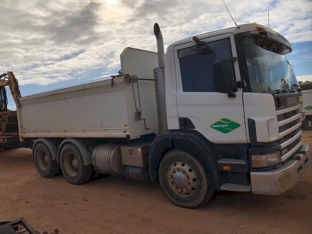 Under Auction - (A225) 2000 Scania 420 Tipper Truck 