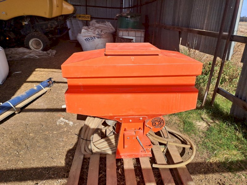 2013 Kuhn SH401-E Small Seeds Box