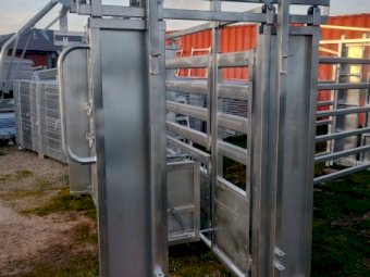 New Rich River Cattle Crush