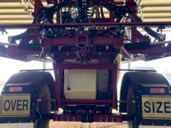 2016 Hardi Commander 8500 Boom Spray