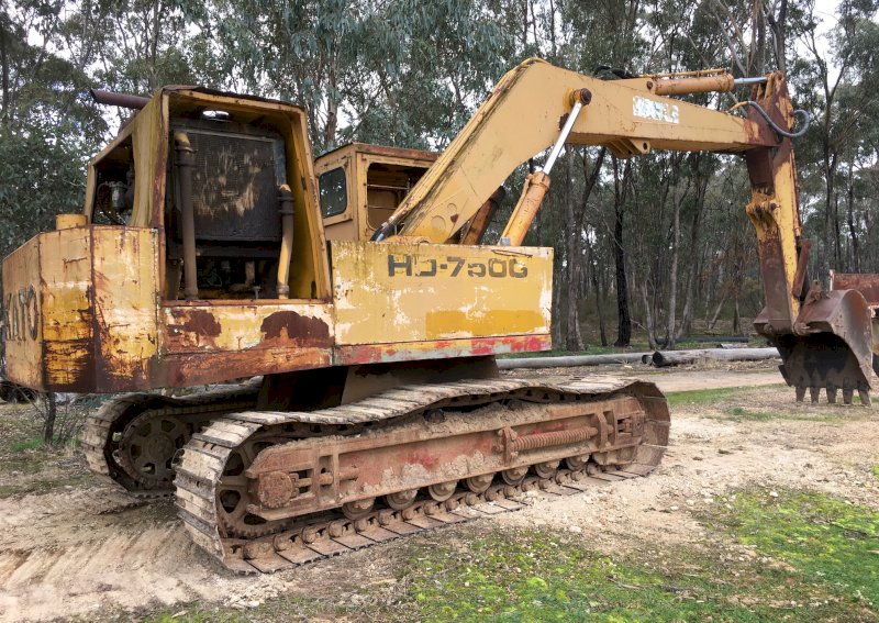 1972 Kato HD750G Excavator
