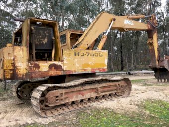 1972 Kato HD750G Excavator
