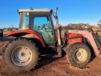 Massey Ferguson MF 5445 Tractor with FEL
