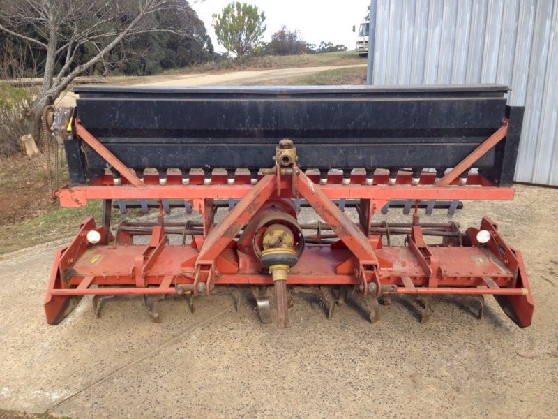 Kuhn HRB 2.5m power harrow with Seed Box