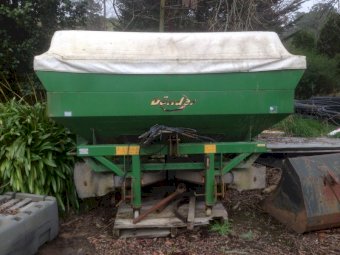 2013 Donder Fertiliser spreader