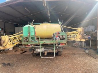 2000 Toyota LandCruiser Tray Back with Boomspray