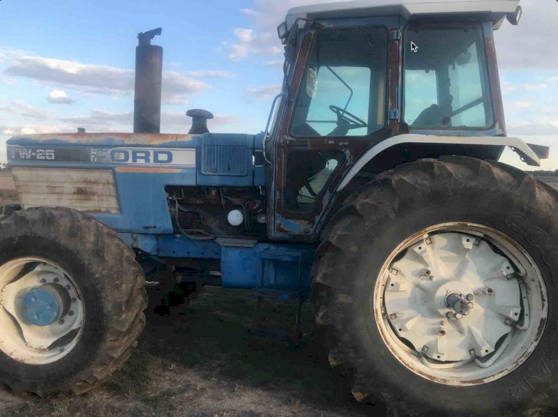 Ford TW 25 Tractor