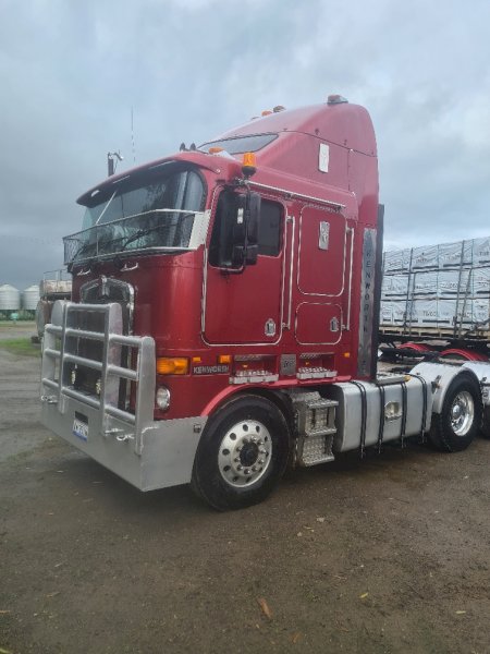 2010  Kenworth K 108 Prime Mover