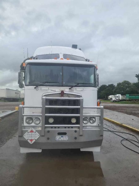 2003 Kenworth K104 Prime Mover