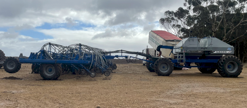 2019 Gason CT4 40ft Hydratill Airseeder Bar with Gason 2120 Triple Bin Aircart