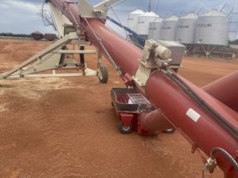 2018 Farm King 1370 Swing Away Auger