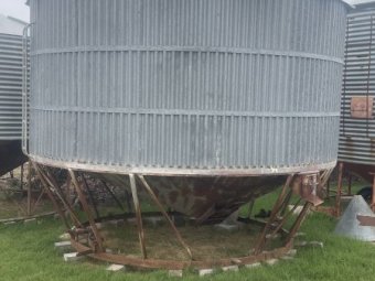 Field Bins 250-300 bags x 2