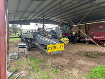 Massey Ferguson 5300-40 Windrower Front