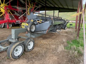 Massey Ferguson 5300-40 Windrower Front