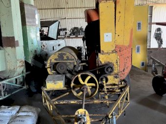 Horwood Bagshaw clover Harvester