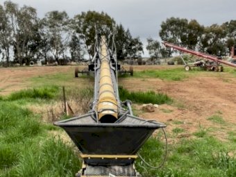 2021 Convey-all Conveyer and Drive Over Hopper