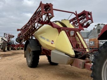 2011 Hardi Commander 7030i Boom Spray