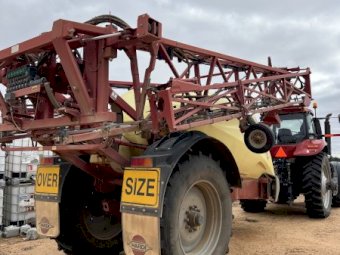 2011 Hardi Commander 7030i Boom Spray