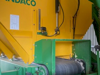 2012 Landaco 12 tonne Spreader