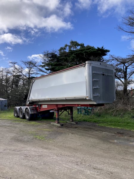 2004 Lusty A-Trailer