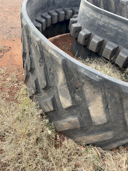 Camoplast Rubber Header Tracks x 2