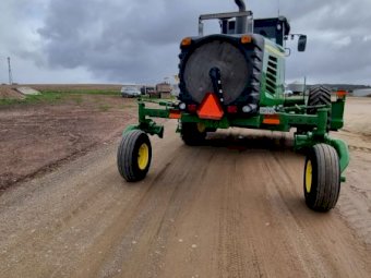 2012 John Deere R450 SP Windrower ##PRICE REDUCED##