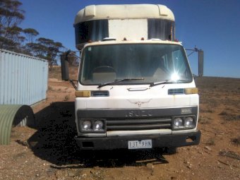 1984 Isuzu Twin Cab Truck With Horse Float