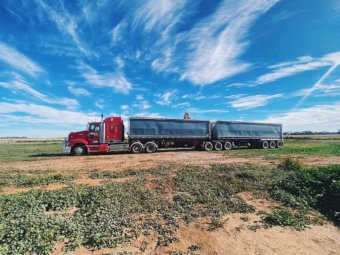 2013 Kenworth T609 with 2002 Moore B Double Tippers