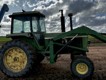 John Deere 4430 Tractor with Loader