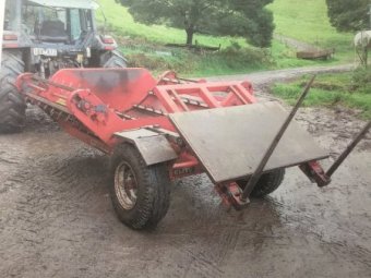 WMI Round Bale Feedout Cart