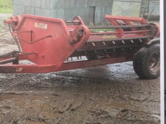 WMI Round Bale Feedout Cart