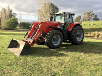 2022 Massey Ferguson 7720EFDV.S Tractor with Loader