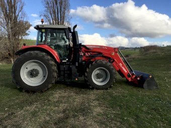 2022 Massey Ferguson 7720EFDV.S Tractor with Loader