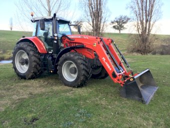 2022 Massey Ferguson 7720EFDV.S Tractor with Loader