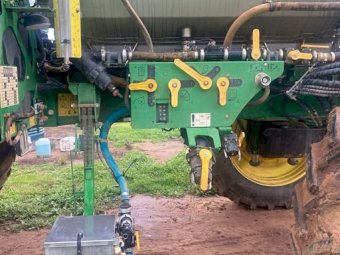 2016 John Deere R4045 Self Propelled Sprayer