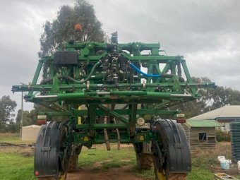2016 John Deere R4045 Self Propelled Sprayer