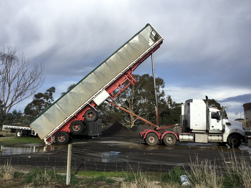 Tri Axle Convertible Semi Tipper