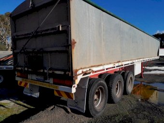 Tri Axle Convertible Semi Tipper