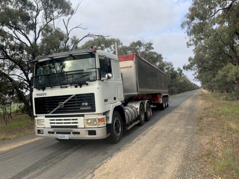 1990 Volvo F12 with 2000 Lusty SX Tipper