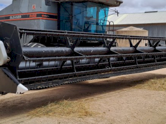 2003 AGCO 8200 30ft Front